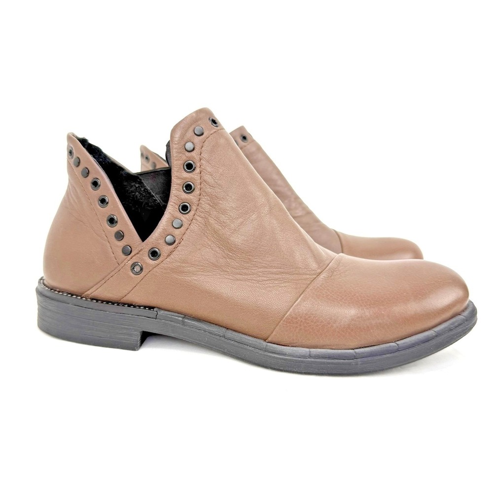 Bueno Women's Leather Ankle Booties Brown Studded Rivet Trim Slip On 7.5 Artisan